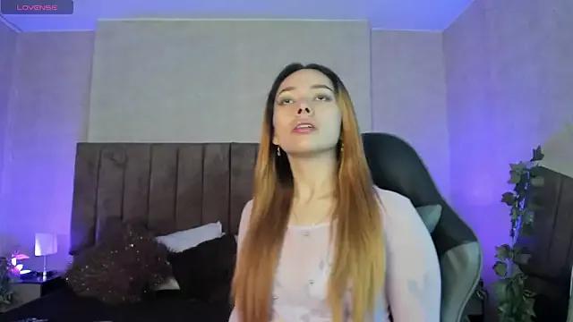 LanaMills_ from StripChat is Freechat