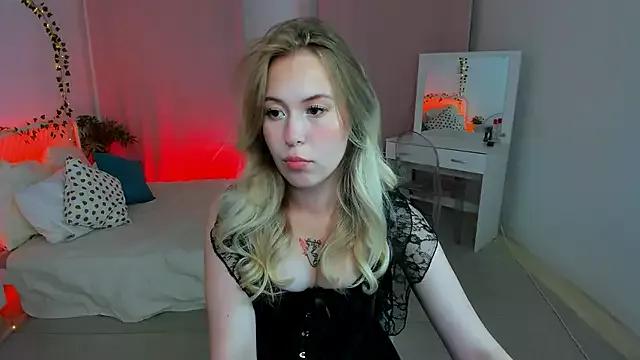 LanaRoselle from StripChat
