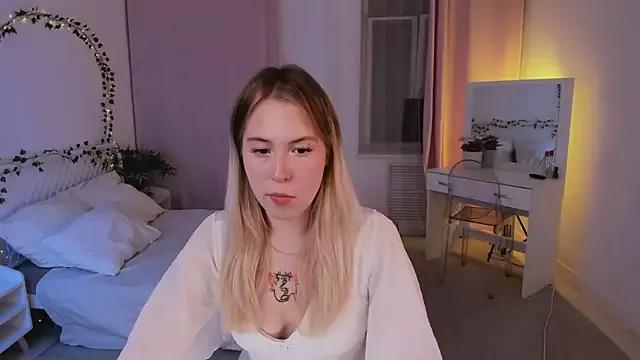 LanaRoselle from StripChat
