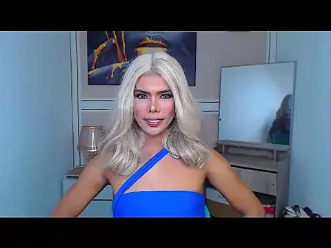 LanaVelvetxx from StripChat is Freechat