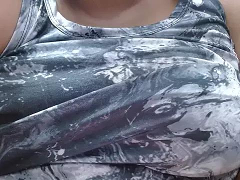 Lanegracalientexx from StripChat is Freechat