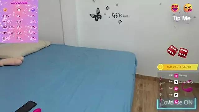Explore our live girls sluts from our Custom and Multi clubs and checkout exclusive access to highly interactive content, such as shape, hair, titties, pussy type and many more.