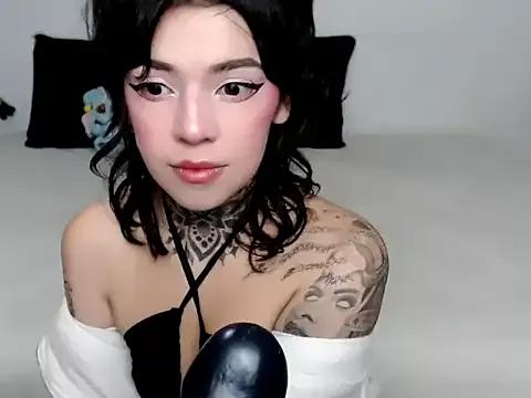 Explore our live girls sluts from our Custom and Multi clubs and checkout exclusive access to highly interactive content, such as shape, hair, titties, pussy type and many more.