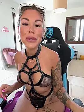 Lara_Bergmann from StripChat
