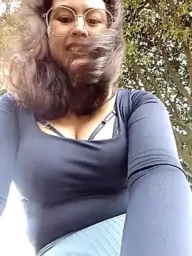 lara_moon25 from StripChat