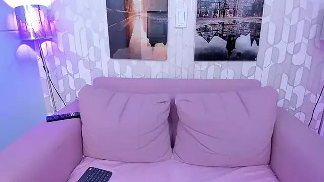 Explore our live girls sluts from our Custom and Multi clubs and checkout exclusive access to highly interactive content, such as shape, hair, titties, pussy type and many more.