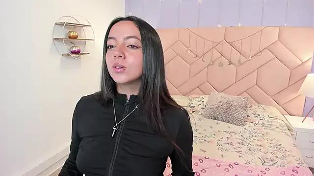 Lara_Rouss_ from StripChat