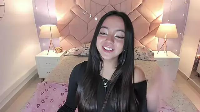 Lara_Rouss_ from StripChat