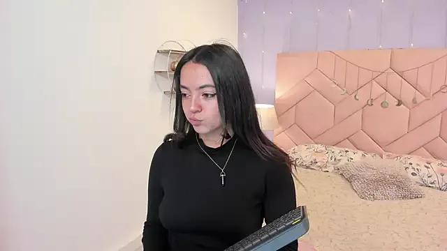 Lara_Rouss_ from StripChat