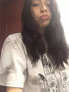 laraa_pink from StripChat