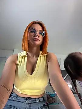 LaraBaker from StripChat