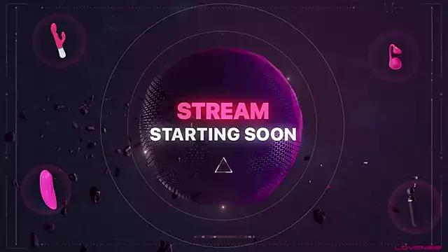 LaraLoviaAndFriends from StripChat