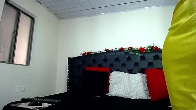 LaraSilva_- from StripChat