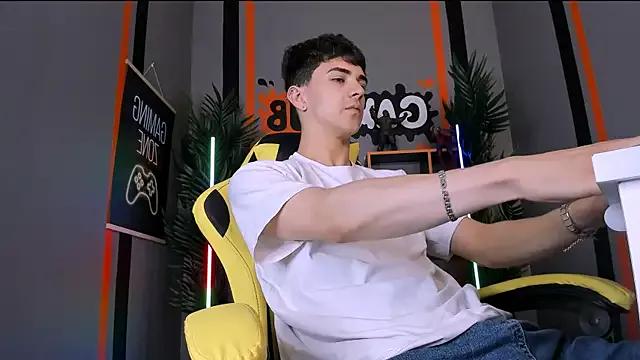 LarryProject from StripChat