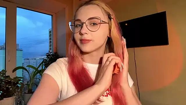 Explore our live girls sluts from our Custom and Multi clubs and checkout exclusive access to highly interactive content, such as shape, hair, titties, pussy type and many more.