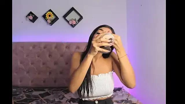 Explore our live girls sluts from our Custom and Multi clubs and checkout exclusive access to highly interactive content, such as shape, hair, titties, pussy type and many more.