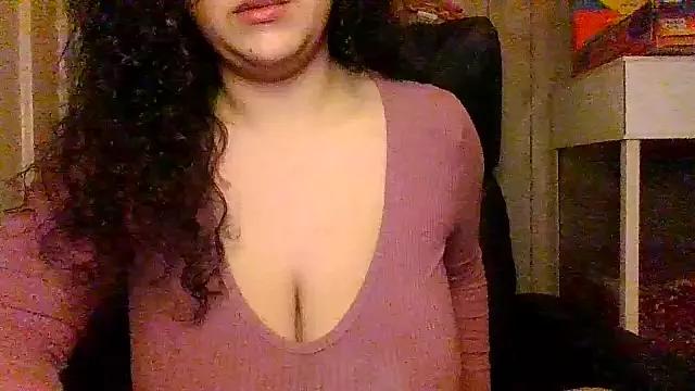 Explore our live girls sluts from our Custom and Multi clubs and checkout exclusive access to highly interactive content, such as shape, hair, titties, pussy type and many more.