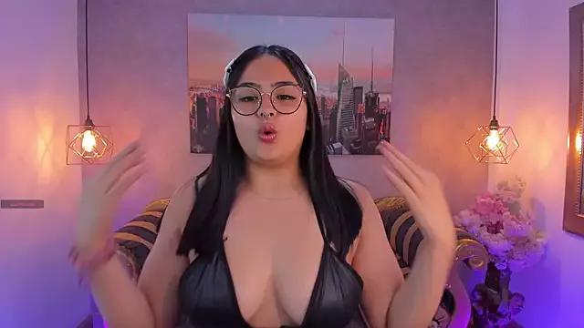 Laura_janne from StripChat is Freechat