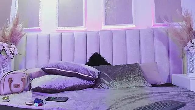 Explore our live girls sluts from our Custom and Multi clubs and checkout exclusive access to highly interactive content, such as shape, hair, titties, pussy type and many more.