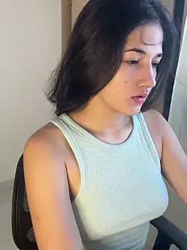 LauraCatalina from StripChat is Freechat