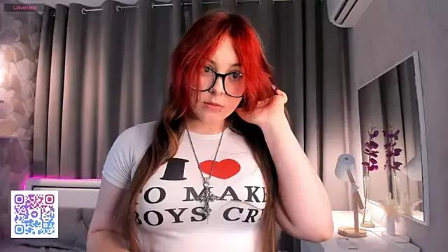 LaurenaLandro from StripChat is Freechat