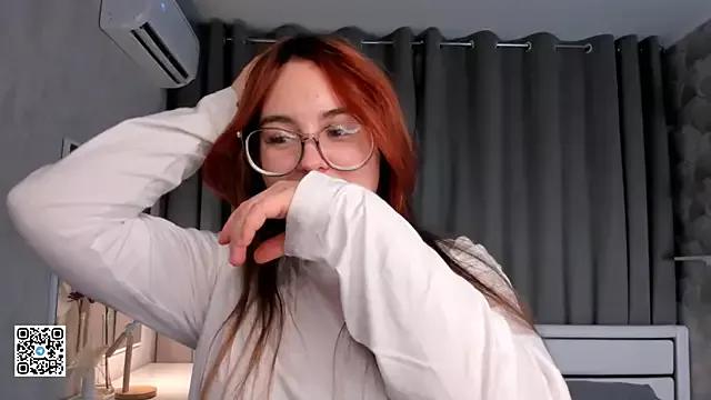 LaurenaLandro from StripChat is Freechat