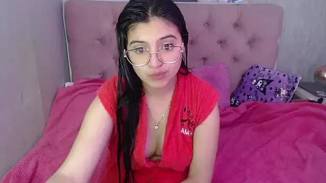 laurenelove from StripChat is Freechat