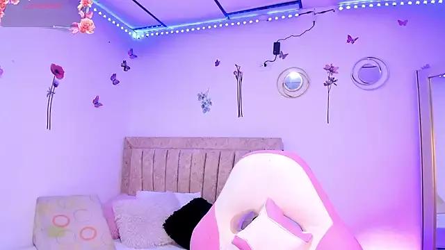 LaurinMonroe from StripChat is Freechat