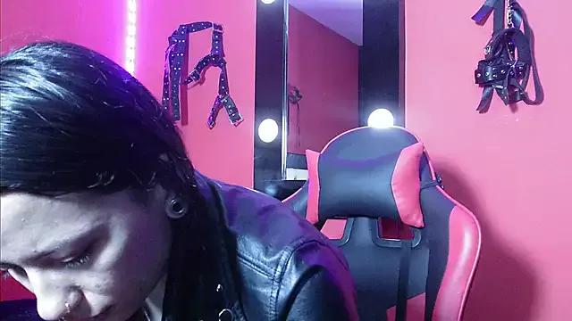 Explore our live girls sluts from our Custom and Multi clubs and checkout exclusive access to highly interactive content, such as shape, hair, titties, pussy type and many more.