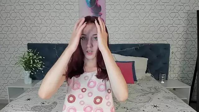 lavebima from StripChat is Freechat