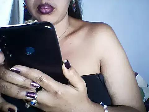 Layanah12 webcams show profile image 