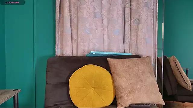 Layla_17 from StripChat