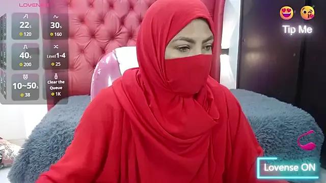 layla_inaya from StripChat