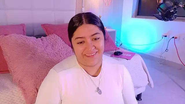 Leah_Bensson from StripChat is Freechat