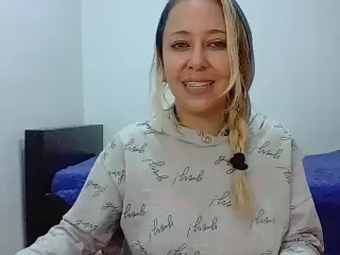 leah_susman from StripChat is Freechat