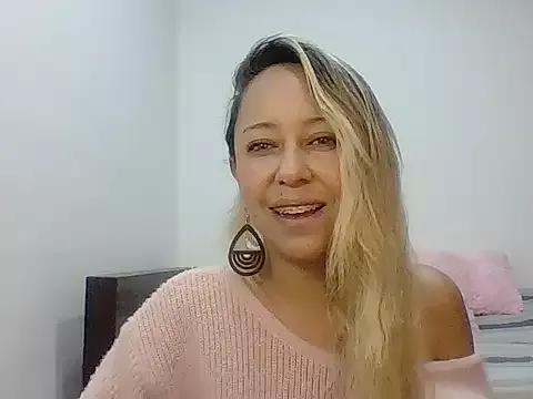 leah_susman from StripChat is Freechat