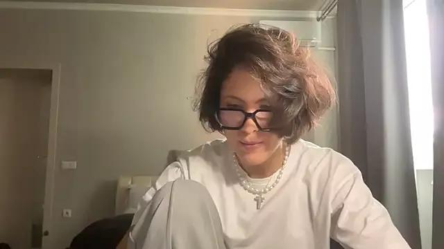 LeandraCasali from StripChat is Freechat