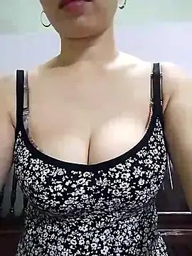 Lee-Nguyen from StripChat