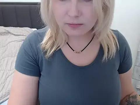leeilawow from StripChat
