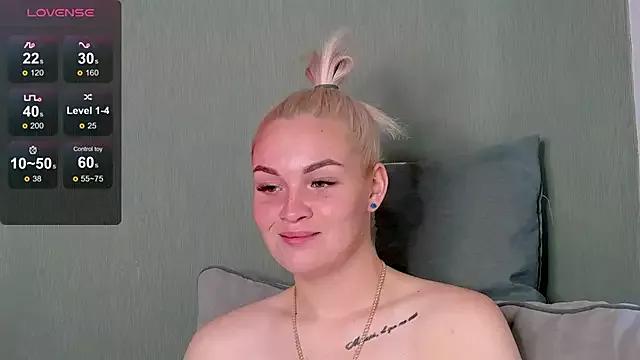 Leia_Rose from StripChat is Freechat