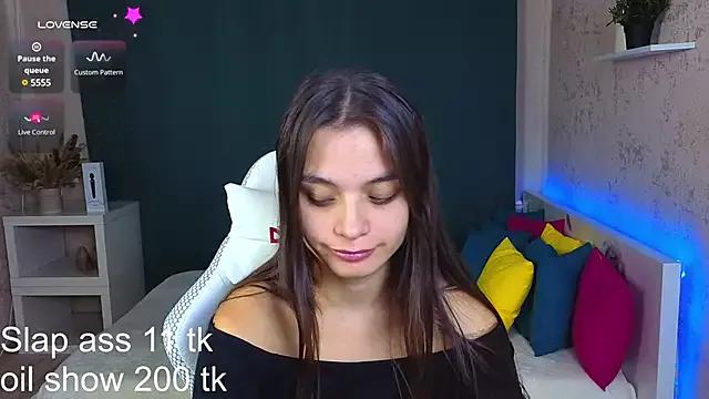 Leila_Hefner from StripChat