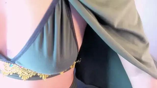 leila_whisper from StripChat