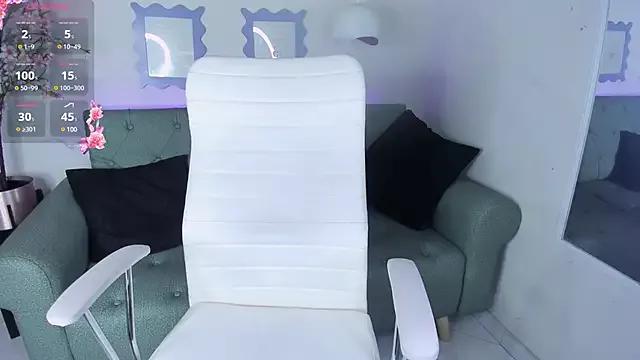 leila_whisper from StripChat