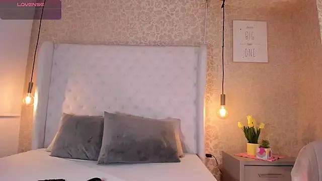 lena_martinn from StripChat is Freechat