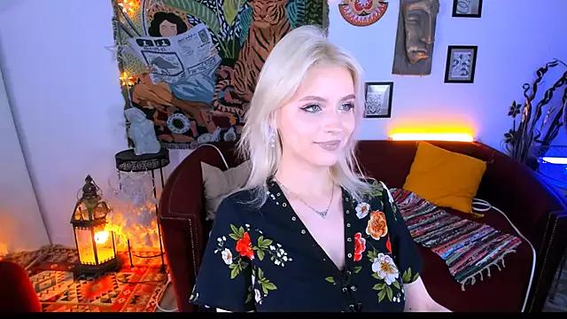 LeonaStane from StripChat is Freechat