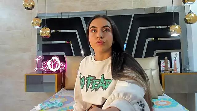 Leslie_Bussh_ from StripChat