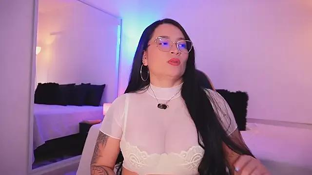 leslie_k from StripChat is Freechat