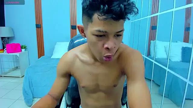 leslieanddrako from StripChat