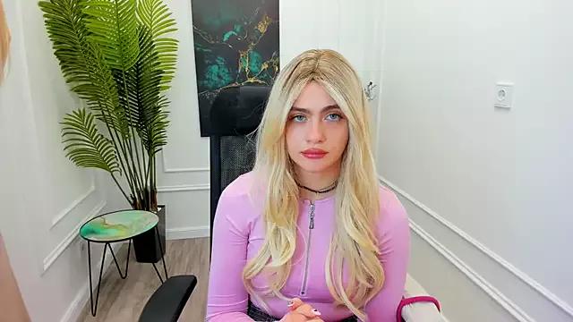 LeslieMineg webcams show profile image 