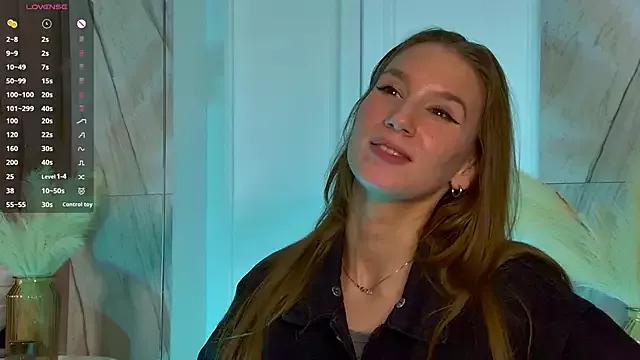 LeslieMines from StripChat